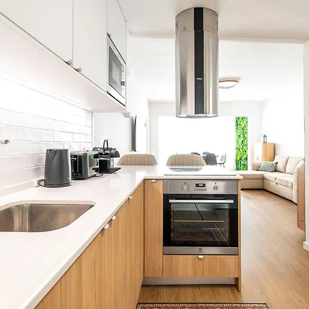 Apartamento Charming One Min Walk To The