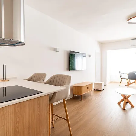 Apartamento Charming One Min Walk To The *