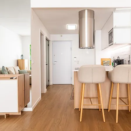 Charming One Min Walk To The