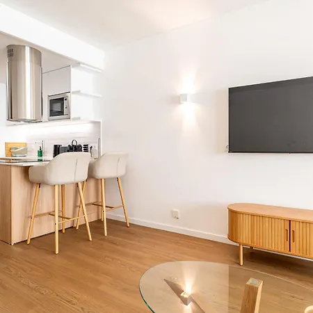 Apartamento Charming One Min Walk To The *