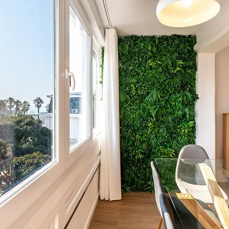 Charming One Min Walk To The *