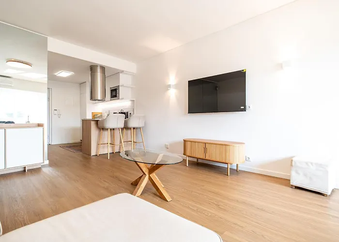 Charming One Min Walk To The Lejlighed Estoril